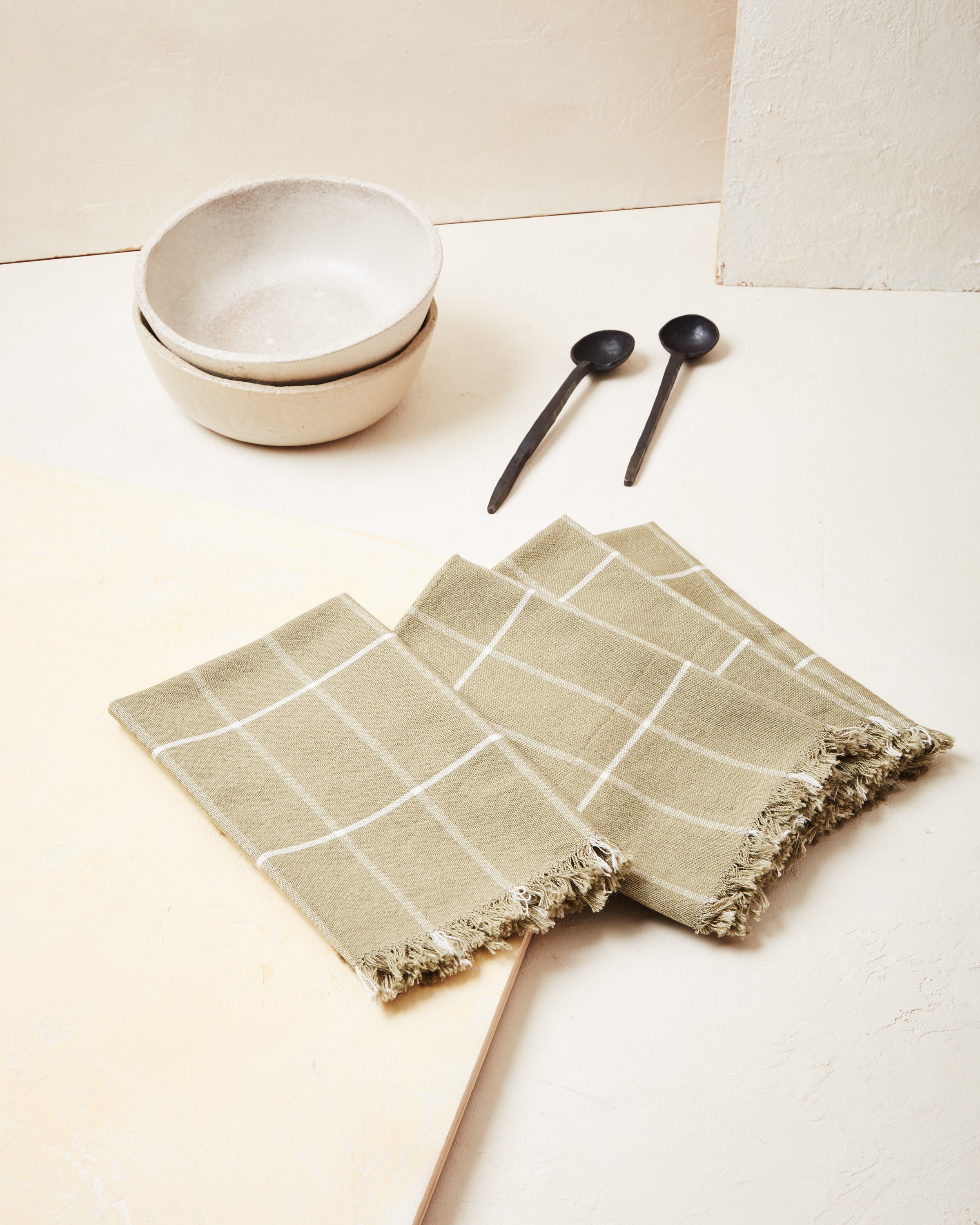 http://www.minna-goods.com/cdn/shop/products/Sage-Grid-Napkin-styled.jpg?v=1578338566